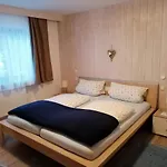 ゲストハウス Gaestehaus Poeppl ウンターヴォッセン
