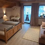 ゲストハウス Gaestehaus Poeppl 3*