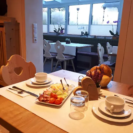 Gaestehaus Poeppl Penzion Unterwössen