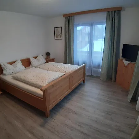 Konukevi Gaestehaus Poeppl 3*