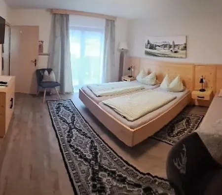 Gaestehaus Poeppl 3* Unterwössen