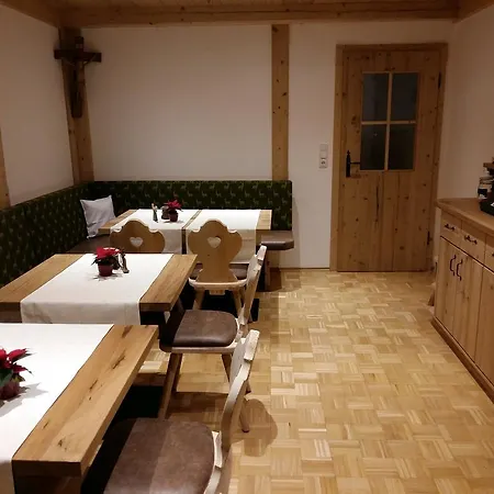 Penzion Gaestehaus Poeppl 3*