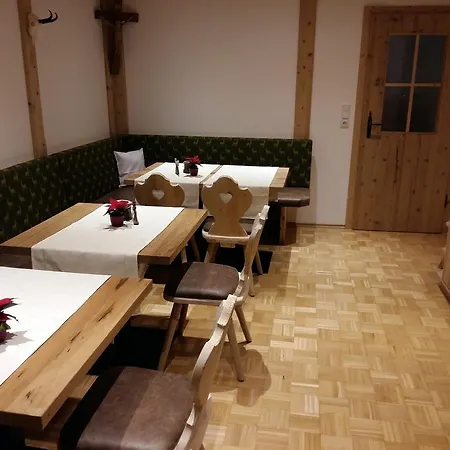 Penzion Gaestehaus Poeppl