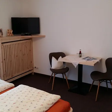Penzion Gaestehaus Poeppl Unterwössen