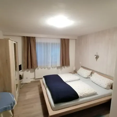 بيت ضيافة Gaestehaus Poeppl 3*