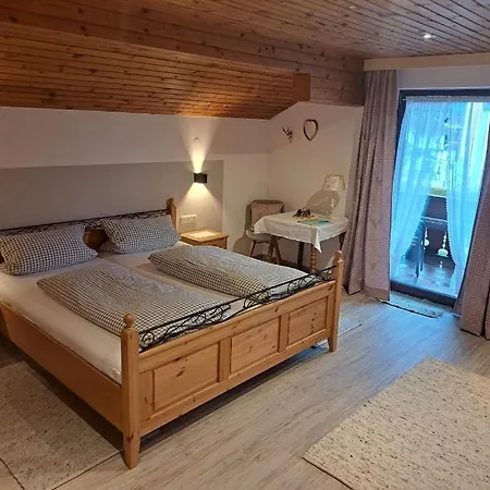 Gaestehaus Poeppl 3*