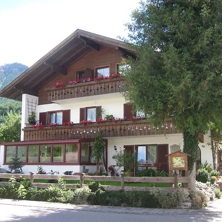 Gaestehaus Poeppl Guest house Unterwoessen